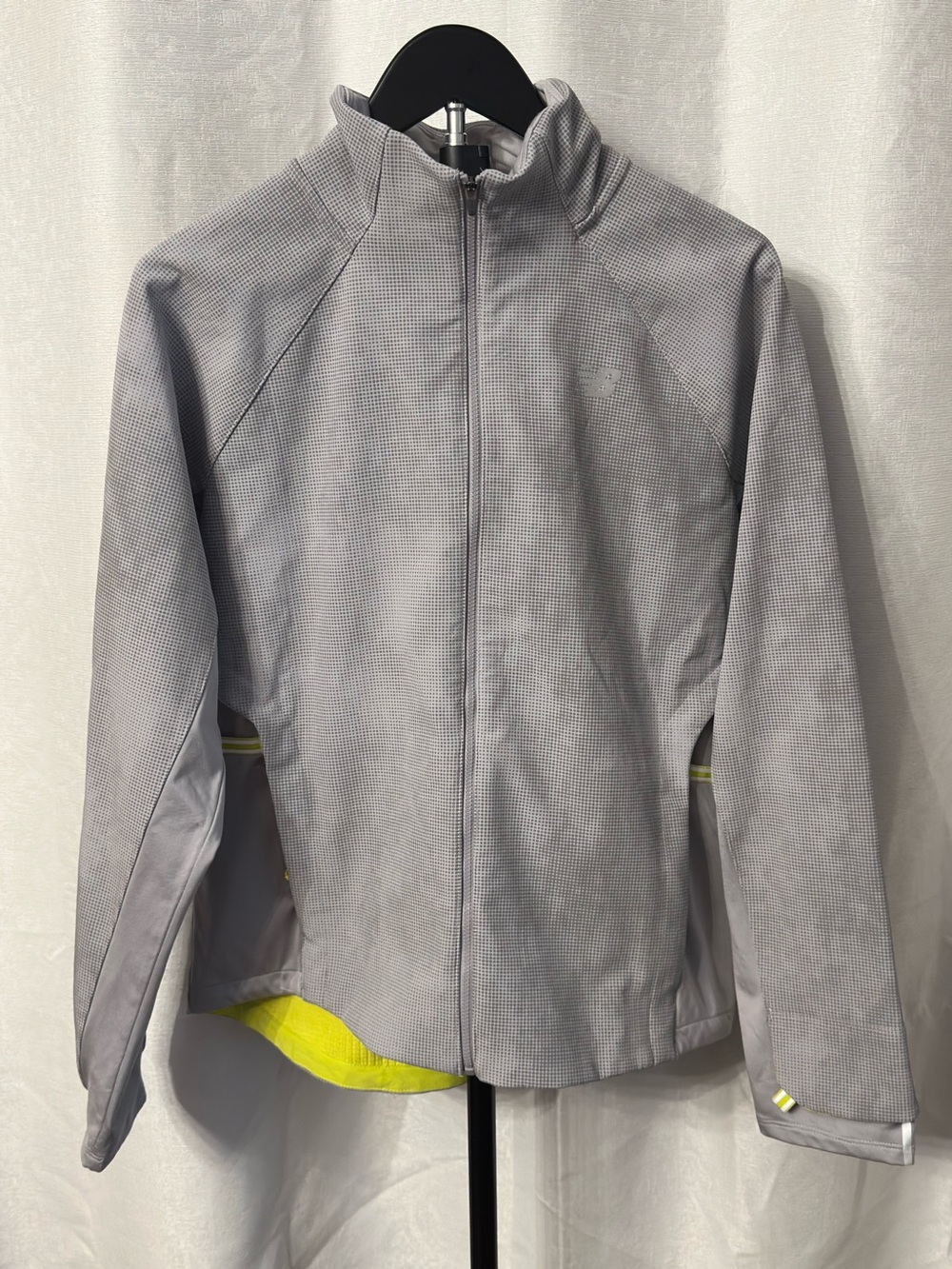 New Balance Women’s Reflective Winter Running Jacket, Whisper Gray, Large